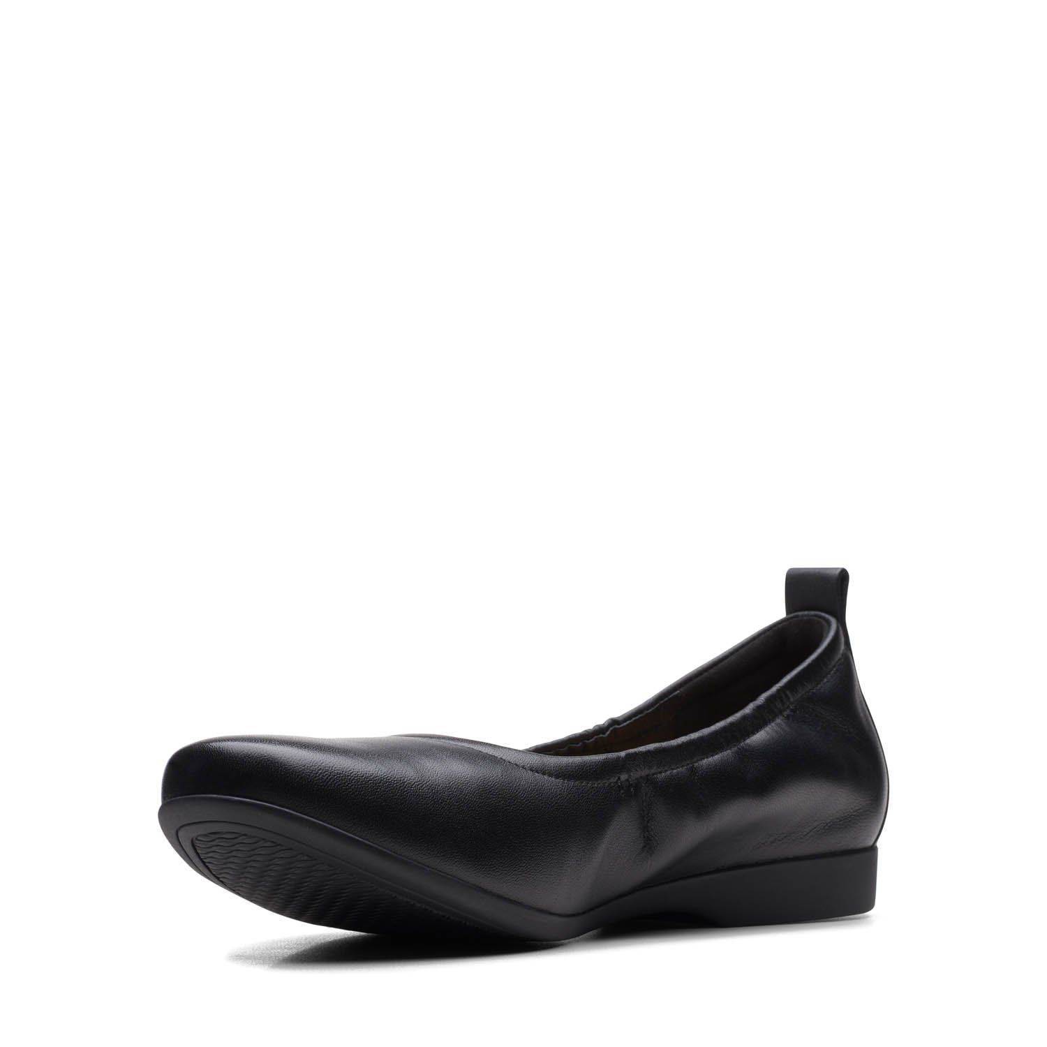 Clarks(r) Un Darcey Vibe Flat in Black Leather , Size 8.5 Black Size 8.5 B - Medium --- main image 0