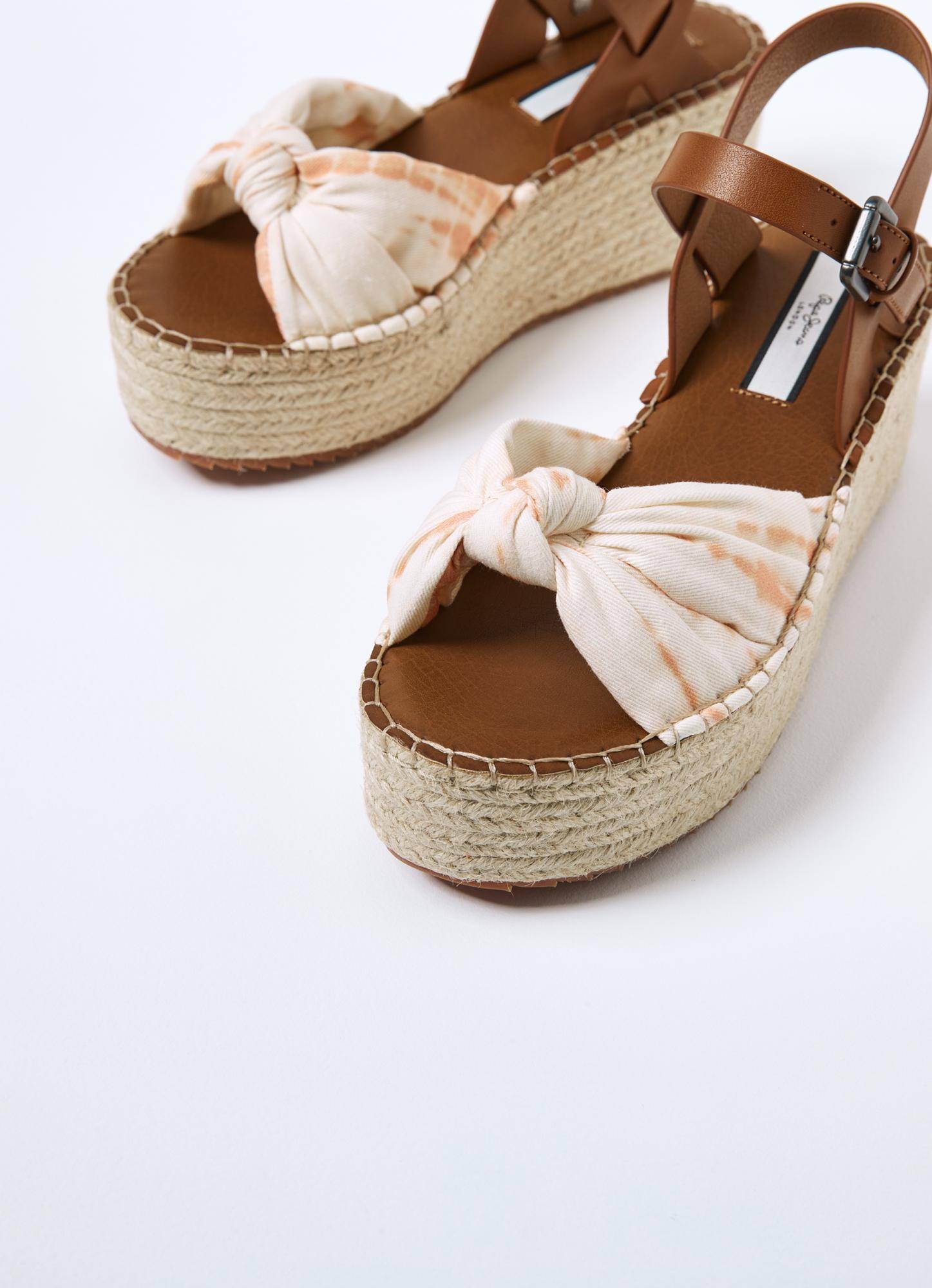 

Женские босоножки Pepe Jeans London (WITNEY KNOT s_PLS90553), бежевые, Бежевый