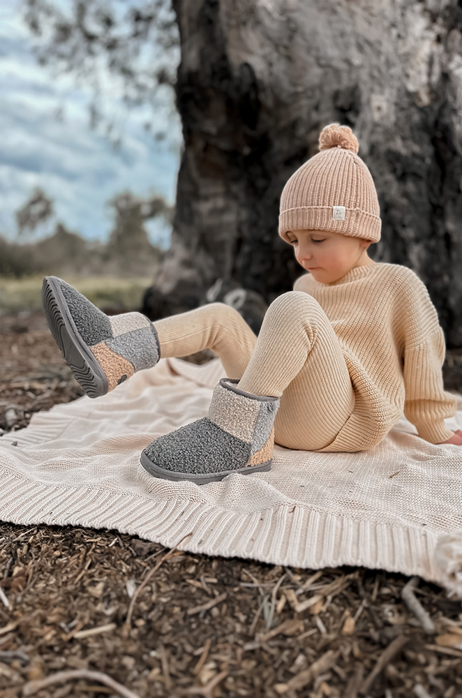 FW25 K13250 WALLABY MINI TEDDY PATCH PUTTY 01.jpg