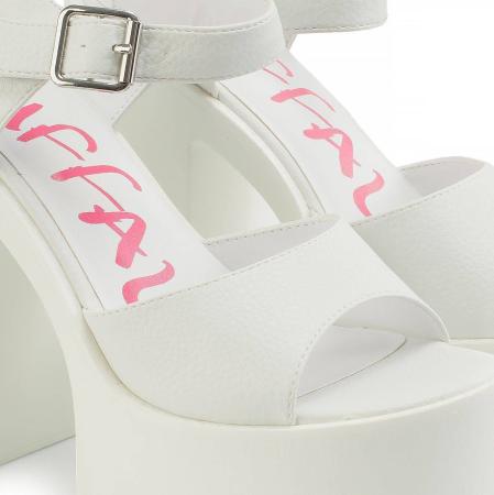 Женские босоножки Buffalo shoes JALILA 1662042, белые