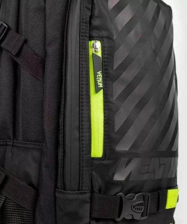 Мужской рюкзак UFC "STRIPES" BackPack Performance T3 VENUM-04258-001, черный 
