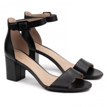 Женские босоножки Clarks Deva Mae 26140007, черные