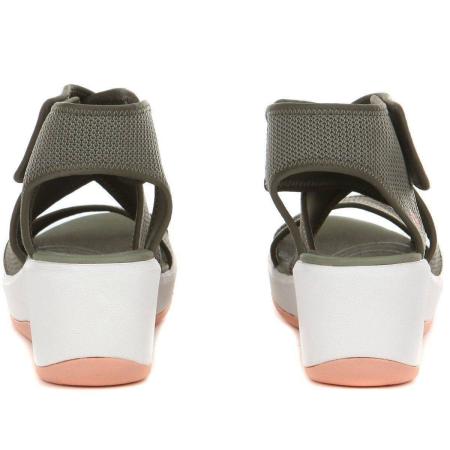 Женские босоножки Clarks Step Cali Palm 26140315, оливковые