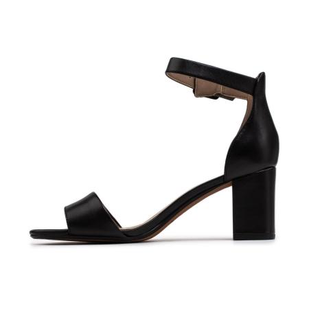 Женские босоножки Clarks Deva Mae 26140007, черные