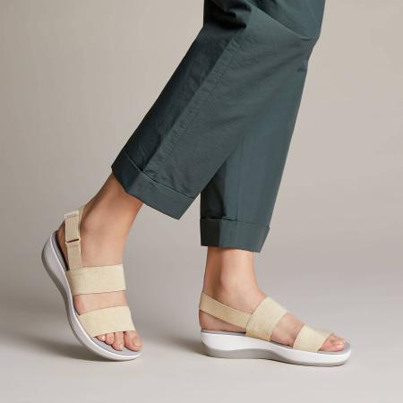 Женские сандалии Clarks Arla Jacory 26150261, золотые