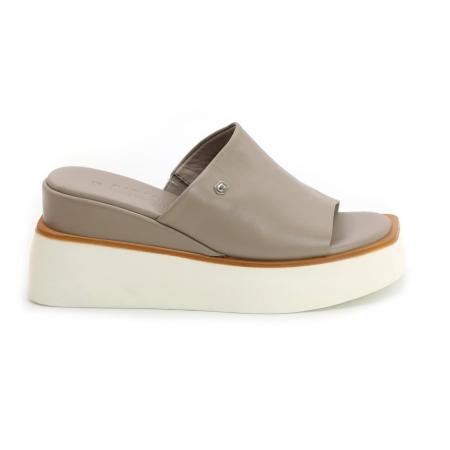 Женские сабо CARMELA LEATHER LADIES SANDALS 160788, бежевые