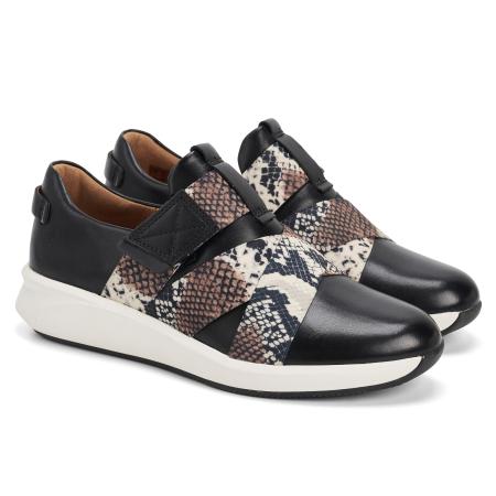 Женские кроссовки Clarks Un Rio Strap 26158612, черные