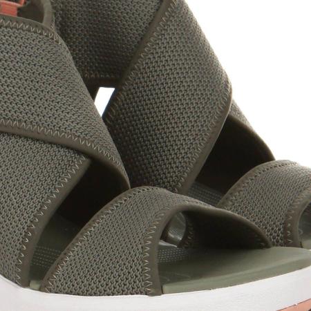 Женские босоножки Clarks Step Cali Palm 26140315, оливковые