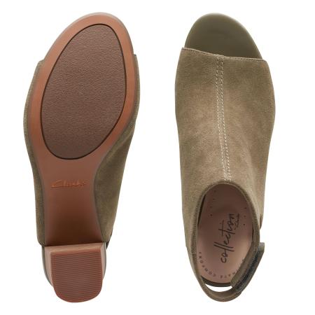 Женские босоножки Clarks Deva Bell 26140003, оливковые