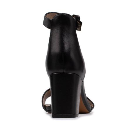 Женские босоножки Clarks Deva Mae 26140007, черные