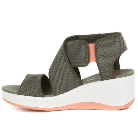 Женские босоножки Clarks Step Cali Palm 26140315, оливковые