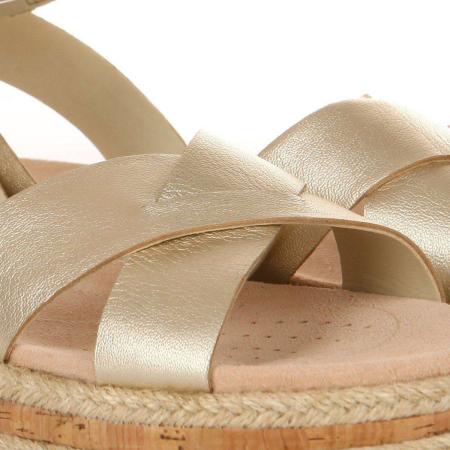 Женские сандалии Clarks Botanic Poppy 26139240, бежевые