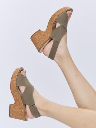 Женские босоножки Clarks Maritsa Lara 26147930, серые